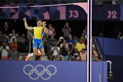 Mondo Duplantis goes up, up and away to take pole vault gold with new world record