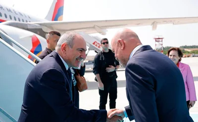 Пашинян прилетел в Стамбул для встречи с президентом Турции