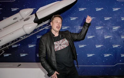 SpaceX запустила космічний корабель Starship та успішно приземлила прискорювач