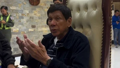 Экс-президента Филиппин Родриго Дутерте задержали по ордеру МУС.  Политика обвиняют в «преступлениях против человечности» из-за развязанной им «войны с наркопреступностью»