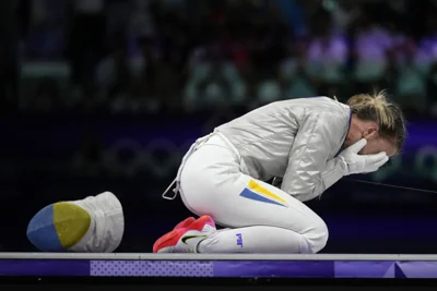 Ukrainian fencer Olga Kharlan wins her country's first medal of the Paris Olympics