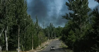 Ukrainian forces hold around half of Toretsk, trying to beat back Russian advance, local official says