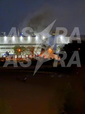 Фото пожара на территории завода АО «Монокристалл» в Ставрополе после атаки БПЛА