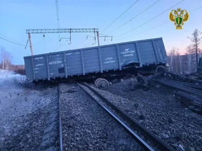 В Амурской области с рельсов сошли 35 вагонов поезда, перевозившего уголь