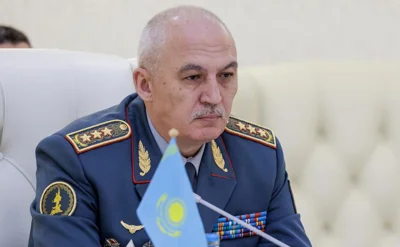Уволенный два дня назад министр обороны Казахстана опроверг задержание