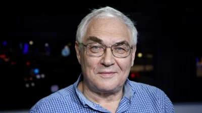 Минюст России объявил "иноагентами" экс-директора "Левада-Центра" Льва Гудкова и бывшего российского дипломата Бориса Бондарева