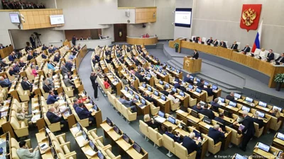 Депутатов и сенаторов в РФ обязали согласовывать поездки за рубеж