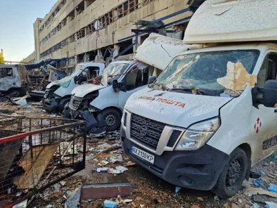 Последствия удара авиабомбы по зданию «Новой почты» в Харькове