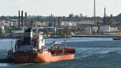 Трамп пригрозил тарифами странам, поставляющим нефть на Кубу