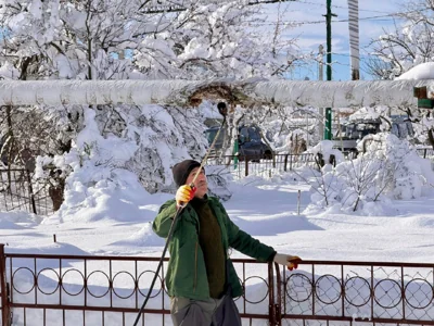 Не менее 10 тысяч человек остаются без света после сильных снегопадов в Адыгее, еще более тысячи — на Кубани