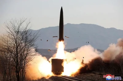 В Північній Кореї заявили про успішне випробування нової балістичної ракети, яка може нести надвелику боєголовку