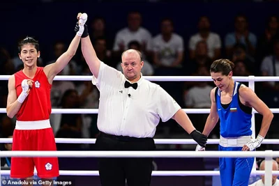 Lin Yu-Ting of Taiwan beat Bulgaria's Svetlanak Staneva in the quarter-final of the womens' 57kg category