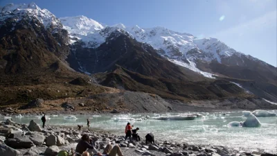 Canadian among three climbers missing on New Zealand's highest peak