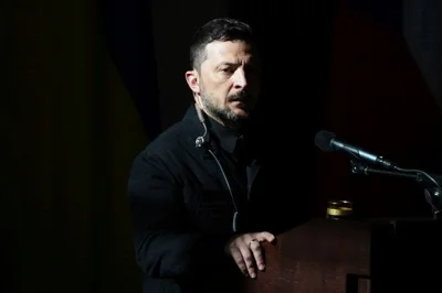 Зеленский анонсировал новые санкции: Украина ударит по финансистам, пропагандистам и мафии РФ