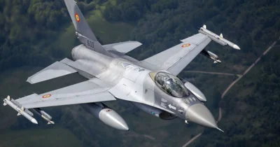Експерт розповів, на що здатні ракети до F-16, які отримає Україна
