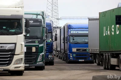Очередь — 20 км: польская таможня усилила контроль грузовиков из Беларуси