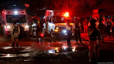В Мексике 9 человек погибли при обрушении сцены на митинге