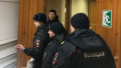 Главреду «Вечерних ведомостей» Постникову устроили «карусельный» арест: он получил новый срок в 14 суток в день отсидки предыдущих 14 суток