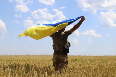 Большинство украинцев верят в победу страны при должной поддержке союзников,