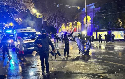 В Тбилиси силовики разгоняют акцию протеста, есть пострадавшие и задержанные