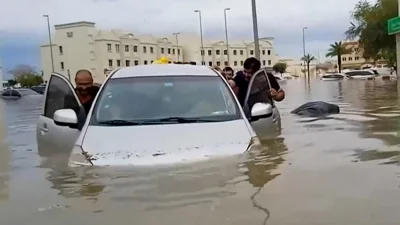 At least 1 dead in Dubai floods as worst storm in 75 years hits millionaires’ playground & grinds city to a halt