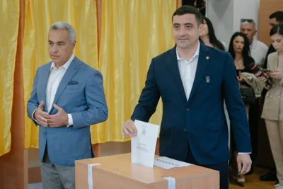 Far-Right Fan of Donald Trump Set to Win First Round in Romania's Election