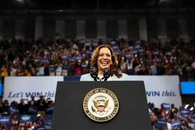 Kamala Harris rallies a fired-up crowd of 10,000 in Georgia, a state which went blue in 2020 and cost Donald Trump the election