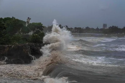 Waves from Hurricane Beryl hit the seawall in Santo Domingo, Dominican Republic, Tuesday, July 2, 2024. AP PHOTO