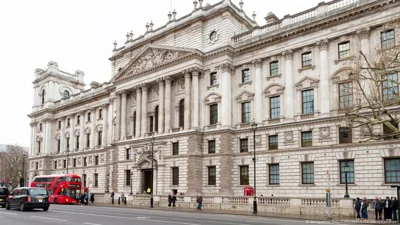 Великобритания сняла санкции с миллиардера Фархада Ахмедова
