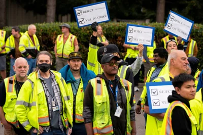 Boeing and union negotiators to resume talks next week amid strike