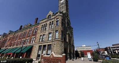 City Hall in Springfield, Ohio , has been evacuated after a bomb threat was received on Thursday morning