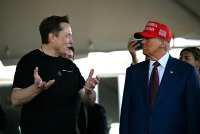 SpaceX fails to repeat Starship booster catch as Trump looks on