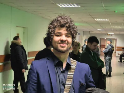 Левого активиста Гарри Азаряна приговорили к 2 годам колонии-поселения