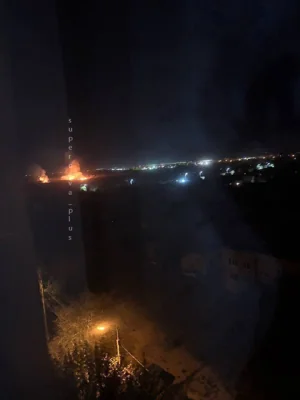 В Волгограде из-за атаки беспилотников на территории больницы и НПЗ "Лукойла" произошел пожар