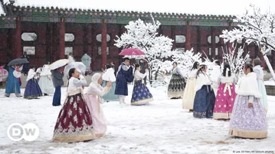 South Korea's Seoul inundated by record November snowfall