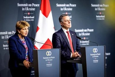 Президент Виола Амерд и глава МИД Швейцарии Игнацио Кассис на пресс-конференции по итогам саммита, Швейцария, 16 июня 2024 года. Фото: Reuters
