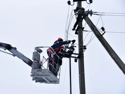 Энергетики перешли на усиленный режим работы из-за сильного ветра