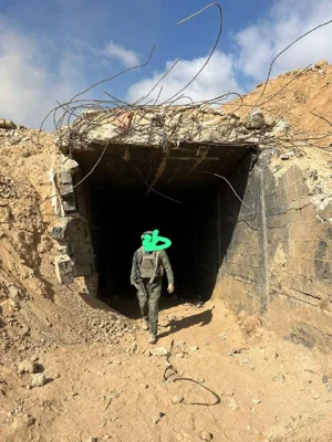 А вот ещё такой туннель обнаружили в Рафиахе под мечетью у самой границы с Египтом
