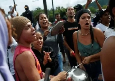 Хитається, але не падає. Чи утримається режим Мадуро після фальсифікації виборів — DSnews.ua