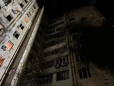 В Киеве погибли три человека после падения обломков дрона на жилой дом