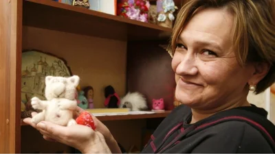 Суд в Москве арестовал еще двоих фигурантов дела о торговле детьми. Основная подозреваемая — глава организации по защите семейных ценностей Ирина Рудницкая. У нее 12 приемных детей. Главное