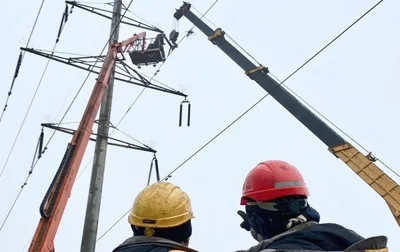 Энергетики возобновили электроснабжение в Киевской области