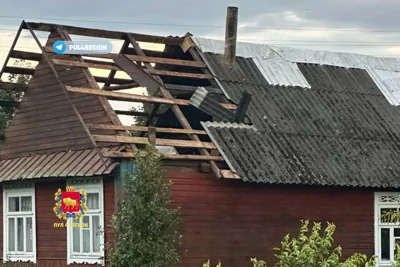 Сильный ветер посрывал крыши в Новогрудском районе