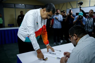У Венесуелі проходять президентські вибори, що можуть покласти край 25-річній соціалістичній диктатурі
