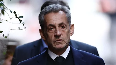 Экс-президент Франции Саркози вышел из тюрьмы на время рассмотрения апелляции