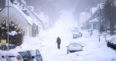 Snow maps show UK buried as far south as London as new 89cm blizzard ...