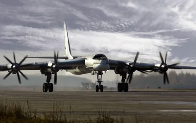 В Рязани пожаловались на атаку дронов на аэродром "Дягилево": там базируются Ту-95