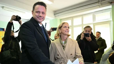 Мэр Варшавы вышел во второй тур выборов президента Польши