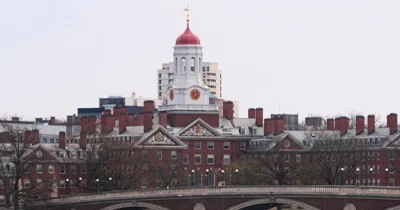 Гарвард подал в суд на администрацию Трампа, которая заморозила финансирование университета на $2,2 млрд