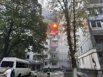 В Днепре в результате ночной атаки беспилотников повреждены многоэтажный дом, частные дома, гаражи и предприятия; погиб один человек, 26 пострадали — глава администрации региона